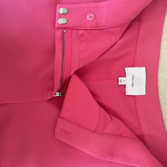 Cinq a Sept CUFFED POCKET CASUAL SHORTS - Picture 3 of 5